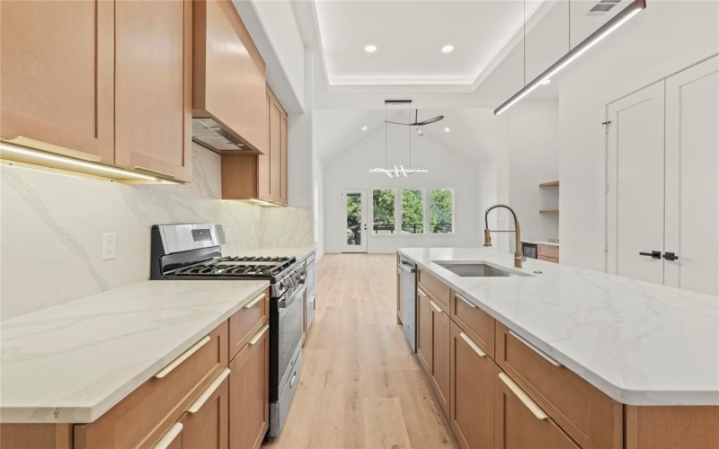 850 W Canty Street, Dallas, TX 75208, 3 Habitaciones Habitaciones , ,2 BañosBaños,Residential,En Venta,850 W Canty Street,0,21022592