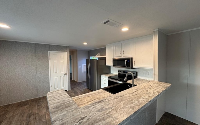 2225 Woodview Trail, Granbury, TX 76048, 3 Bedrooms Bedrooms, ,2 BathroomsBathrooms,Residential,For Sale,2225 Woodview Trail,0,21045277