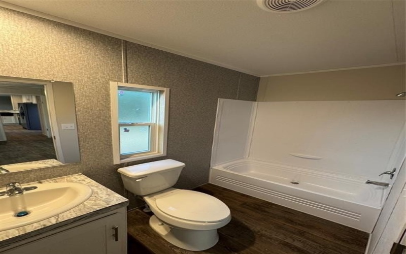 2225 Woodview Trail, Granbury, TX 76048, 3 Bedrooms Bedrooms, ,2 BathroomsBathrooms,Residential,For Sale,2225 Woodview Trail,0,21045277