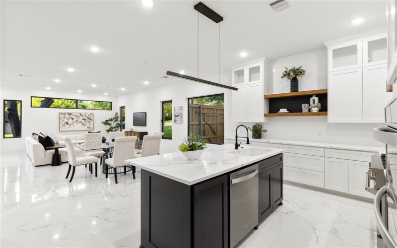 10434 Vinemont Street, Dallas, TX 75218, 4 Bedrooms Bedrooms, ,6 BathroomsBathrooms,Residential,For Sale,10434 Vinemont Street,0,21068387