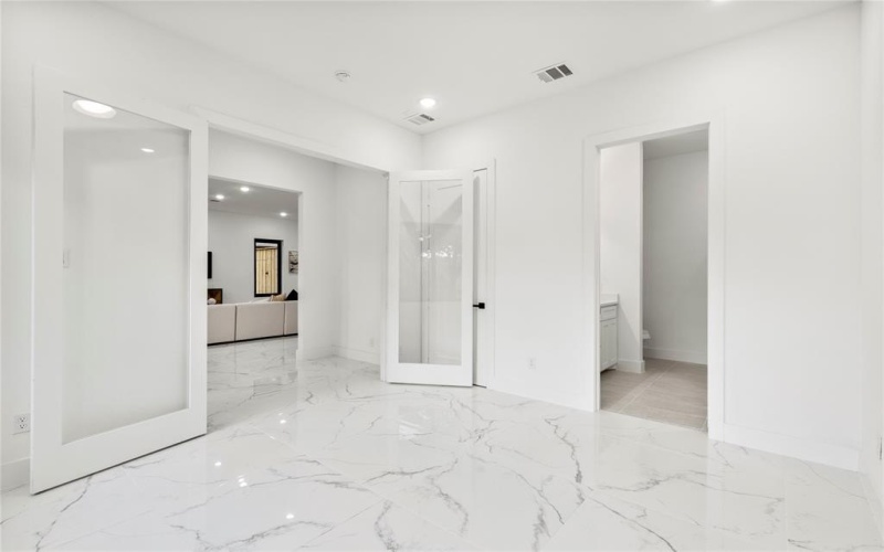 10434 Vinemont Street, Dallas, TX 75218, 4 Bedrooms Bedrooms, ,6 BathroomsBathrooms,Residential,For Sale,10434 Vinemont Street,0,21068387