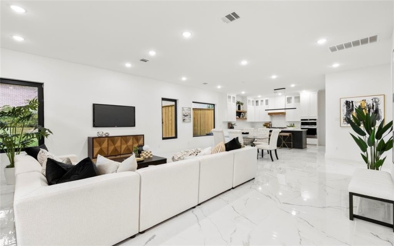 10434 Vinemont Street, Dallas, TX 75218, 4 Bedrooms Bedrooms, ,6 BathroomsBathrooms,Residential,For Sale,10434 Vinemont Street,0,21068387