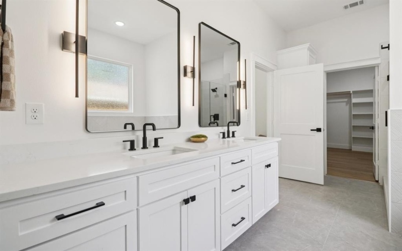 1810 Kynette Drive, Euless, TX 76040, 4 Habitaciones Habitaciones , ,2 BañosBaños,Residential,En Venta,1810 Kynette Drive,0,21069078