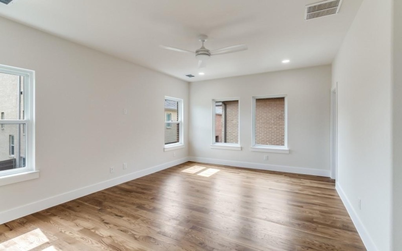 7160 Soto Street, Dallas, TX 75223, 3 Habitaciones Habitaciones , ,3 BañosBaños,Residential,En Venta,7160 Soto Street,0,21073725