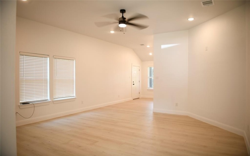 3515 Elsie Faye Heggins Street, Dallas, TX 75210, 3 Habitaciones Habitaciones , ,2 BañosBaños,Residential,En Venta,3515 Elsie Faye Heggins Street,0,21073898