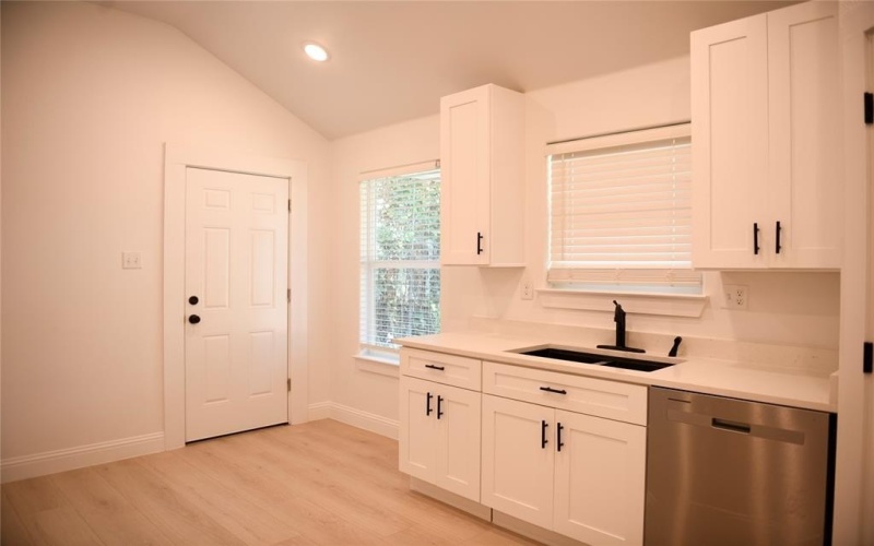 3515 Elsie Faye Heggins Street, Dallas, TX 75210, 3 Habitaciones Habitaciones , ,2 BañosBaños,Residential,En Venta,3515 Elsie Faye Heggins Street,0,21073898
