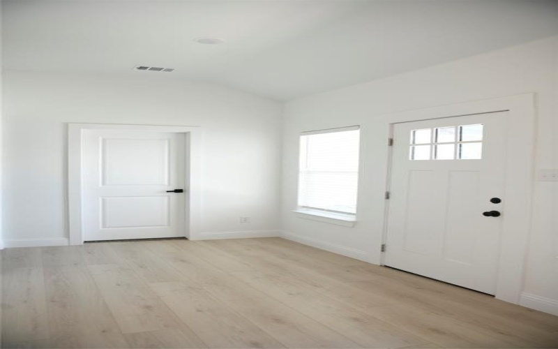 3515 Elsie Faye Heggins Street, Dallas, TX 75210, 3 Habitaciones Habitaciones , ,2 BañosBaños,Residential,En Venta,3515 Elsie Faye Heggins Street,0,21073898