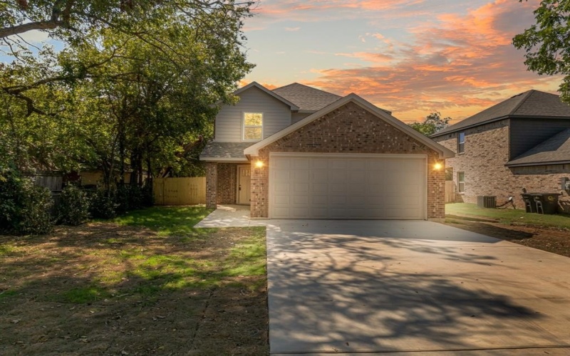 204 Robbins Street, Cleburne, TX 76031, 3 Habitaciones Habitaciones , ,2 BañosBaños,Residential,En Venta,204 Robbins Street,0,21074173