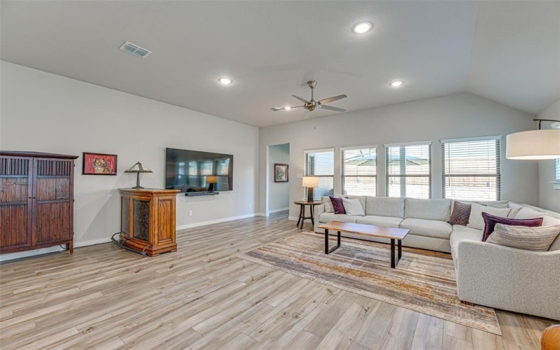 233 Little Bridge Drive, Lavon, TX 75166, 3 Habitaciones Habitaciones , ,2 BañosBaños,Residential,En Venta,233 Little Bridge Drive,0,21075561