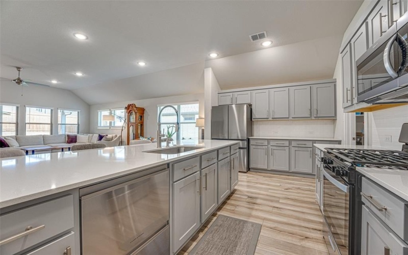 233 Little Bridge Drive, Lavon, TX 75166, 3 Habitaciones Habitaciones , ,2 BañosBaños,Residential,En Venta,233 Little Bridge Drive,0,21075561
