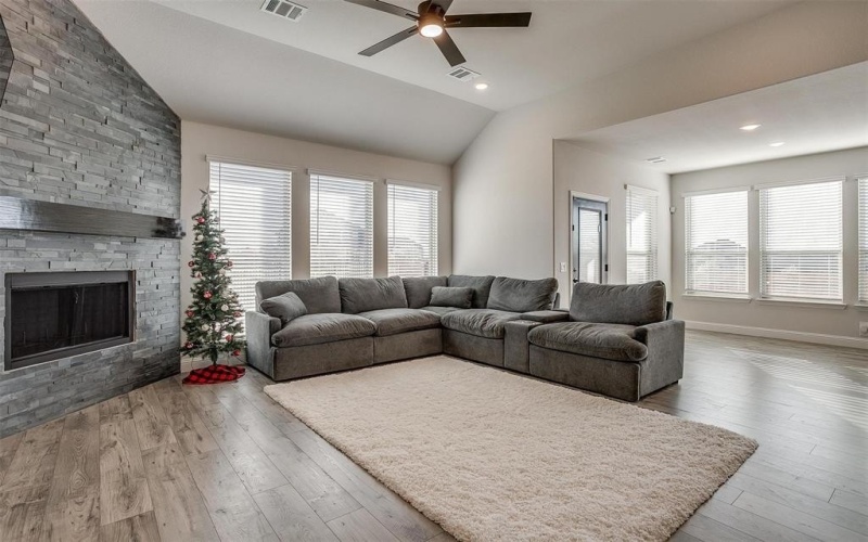 5214 Rowlan Row, Midlothian, TX 76065, 4 Habitaciones Habitaciones , ,2 BañosBaños,Residential,En Venta,5214 Rowlan Row,0,21075758