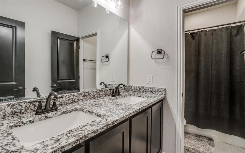5214 Rowlan Row, Midlothian, TX 76065, 4 Habitaciones Habitaciones , ,2 BañosBaños,Residential,En Venta,5214 Rowlan Row,0,21075758