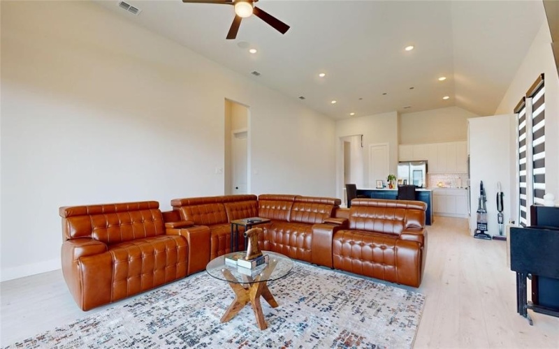1716 Canals Drive, Little Elm, TX 75068, 4 Habitaciones Habitaciones , ,3 BañosBaños,Residential,En Venta,1716 Canals Drive,0,21076302