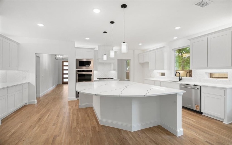 848 Northwood Road, Fort Worth, TX 76107, 4 Bedrooms Bedrooms, ,3 BathroomsBathrooms,Residential,For Sale,848 Northwood Road,0,21076723