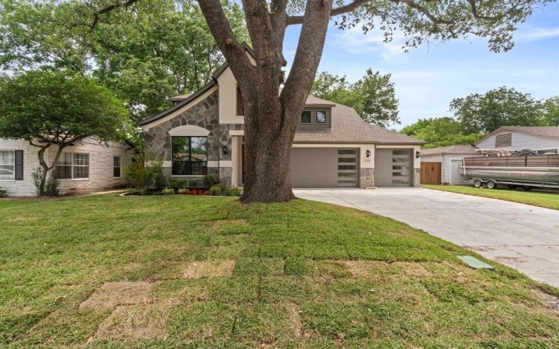 848 Northwood Road, Fort Worth, TX 76107, 4 Bedrooms Bedrooms, ,3 BathroomsBathrooms,Residential,For Sale,848 Northwood Road,0,21076723