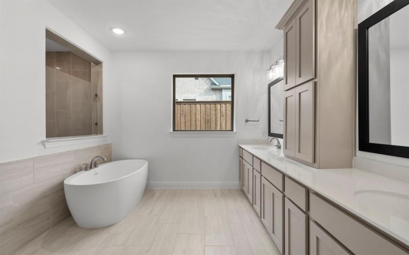 3105 Fisher Road, Rockwall, TX 75032, 5 Bedrooms Bedrooms, ,5 BathroomsBathrooms,Residential,For Sale,3105 Fisher Road,0,21076754