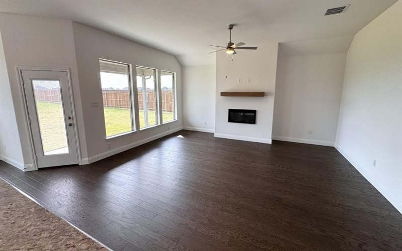 109 Grey Wolf Court, Godley, TX 76044, 4 Bedrooms Bedrooms, ,3 BathroomsBathrooms,Residential,For Sale,109 Grey Wolf Court,0,21076838