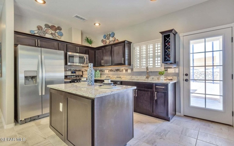 7325 John Gerald Way, El Paso, TX 79934, 4 Habitaciones Habitaciones , ,2 BañosBaños,Residential,En Venta,7325 John Gerald Way,921053