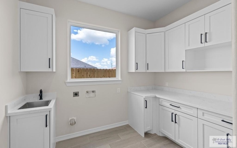 6168 MACKENNA DR, BROWNSVILLE, TX 78526, 4 Bedrooms Bedrooms, ,3 BathroomsBathrooms,Residential,For Sale,6168 MACKENNA DR,0,29768978