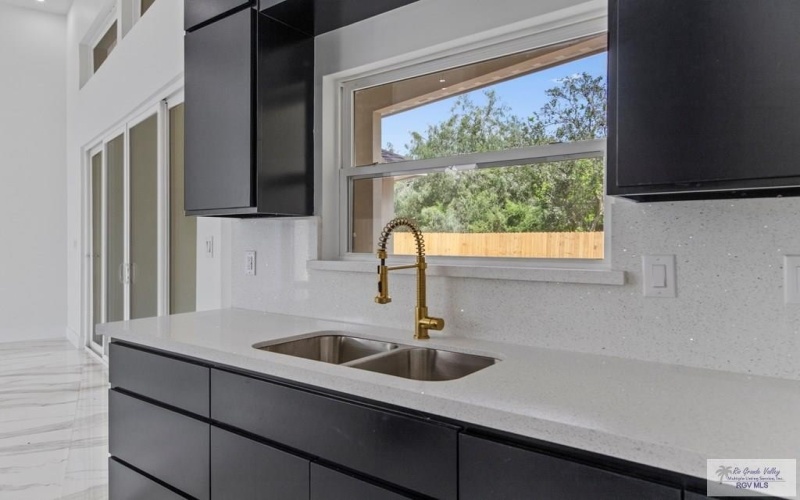 5513 MICA ST, BROWNSVILLE, TX 78526, 4 Habitaciones Habitaciones , ,3 BañosBaños,Residential,En Venta,5513 MICA ST,0,29769008