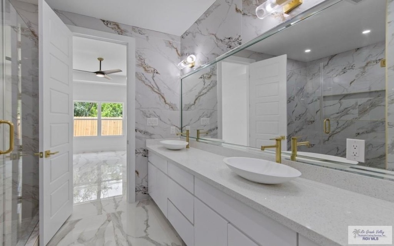 5513 MICA ST, BROWNSVILLE, TX 78526, 4 Habitaciones Habitaciones , ,3 BañosBaños,Residential,En Venta,5513 MICA ST,0,29769008