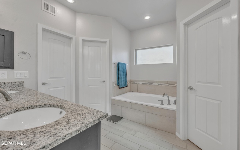 13182 Ilkley Ln, El Paso, TX 79928, 3 Bedrooms Bedrooms, ,2 BathroomsBathrooms,Residential,For Sale,13182 Ilkley Ln,0,931432