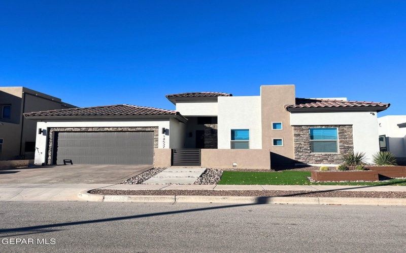 2205 MIKE PRICE Drive, El Paso, TX 79938, 4 Bedrooms Bedrooms, ,2 BathroomsBathrooms,Residential,For Sale,2205 MIKE PRICE Drive,0,931440