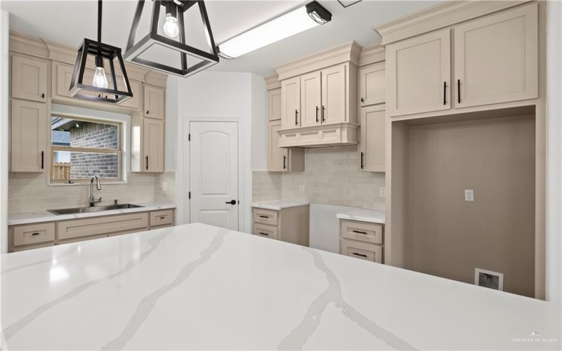 921 Brooks Drive, Alton, TX 78573, 3 Bedrooms Bedrooms, ,2 BathroomsBathrooms,Residential,For Sale,921 Brooks Drive,0,481773