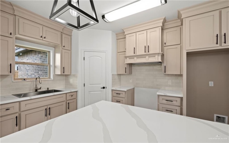 921 Brooks Drive, Alton, TX 78573, 3 Bedrooms Bedrooms, ,2 BathroomsBathrooms,Residential,For Sale,921 Brooks Drive,0,481773