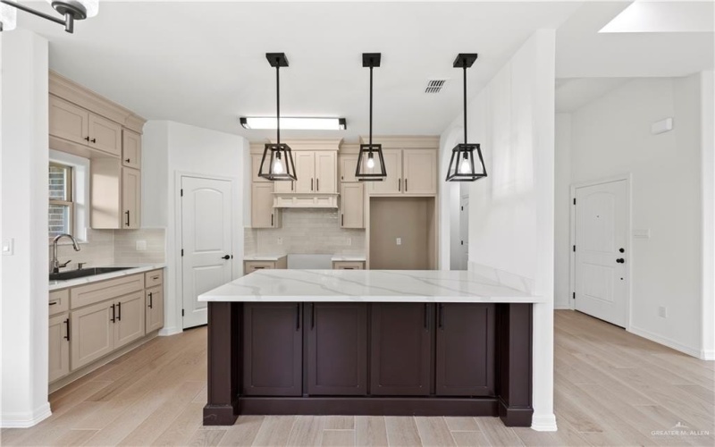 921 Brooks Drive, Alton, TX 78573, 3 Bedrooms Bedrooms, ,2 BathroomsBathrooms,Residential,For Sale,921 Brooks Drive,0,481773