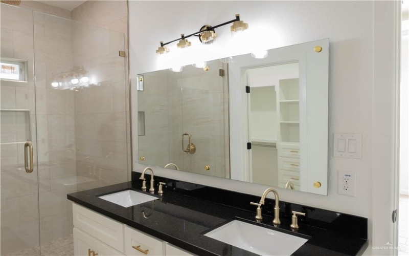 2221 N Woody Street, Edinburg, TX 78541, 3 Bedrooms Bedrooms, ,2 BathroomsBathrooms,Residential,For Sale,2221 N Woody Street,0,482507