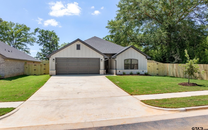 2241 Dogwood Park Blvd, Tyler, TX 75707, 3 Bedrooms Bedrooms, ,2 BathroomsBathrooms,Residential,For Sale,2241 Dogwood Park Blvd,0,25014732