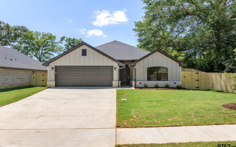 2241 Dogwood Park Blvd, Tyler, TX 75707, 3 Bedrooms Bedrooms, ,2 BathroomsBathrooms,Residential,For Sale,2241 Dogwood Park Blvd,0,25014732
