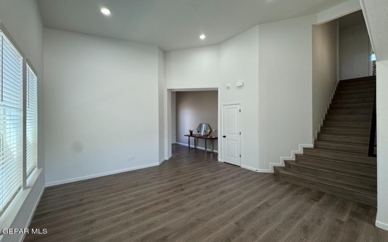 944 Aqueduct Avenue, El Paso, TX 79932, 5 Habitaciones Habitaciones , ,3 BañosBaños,Residential,En Venta,944 Aqueduct Avenue,921072