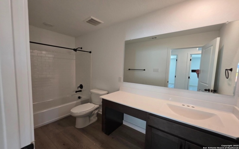 12856 Red Apple Rd., Schertz, TX 78154, 4 Bedrooms Bedrooms, ,3 BathroomsBathrooms,Residential,For Sale,12856 Red Apple Rd.,0,1912459