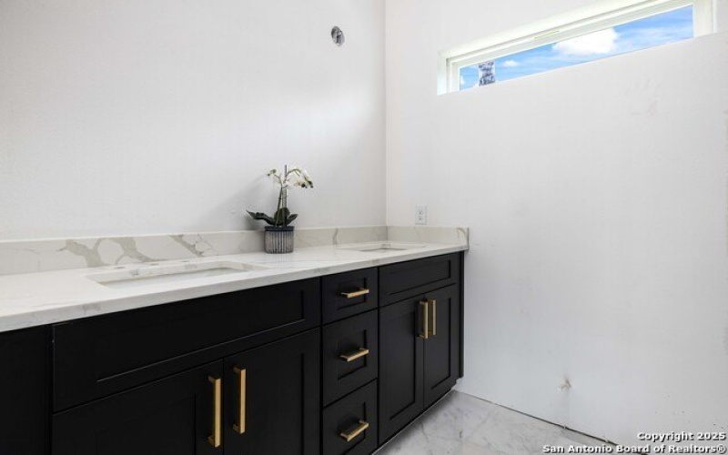 1123 Ledge Path, Canyon Lake, TX 78133, 4 Habitaciones Habitaciones , ,5 BañosBaños,Residential,En Venta,1123 Ledge Path,0,1912480