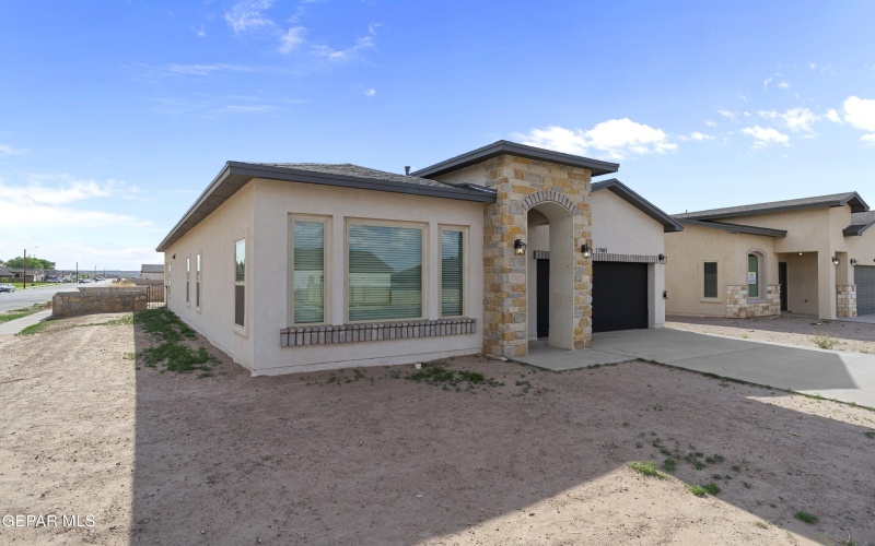 11981 Medalla Street, Socorro, TX 79927, 4 Habitaciones Habitaciones , ,2 BañosBaños,Residential,En Venta,11981 Medalla Street,921073