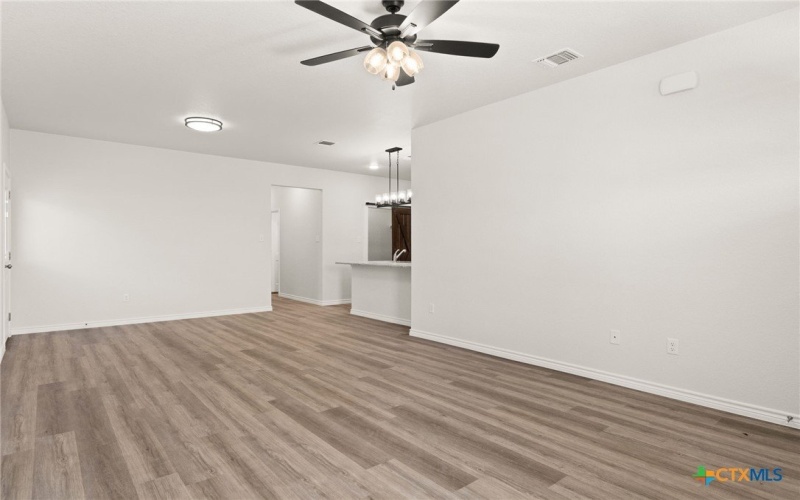 122 Leon Lane, Copperas Cove, TX 76522, 6 Habitaciones Habitaciones , ,Residential,En Venta,122 Leon Lane,0,594259