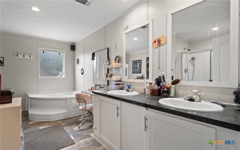 2316 County Road 404 Loop, Bartlett, TX 76511, 3 Bedrooms Bedrooms, ,2 BathroomsBathrooms,Residential,For Sale,2316 County Road 404 Loop,0,594437