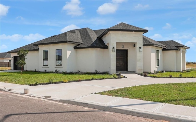 1038 Lola, Alamo, TX 78516, 3 Bedrooms Bedrooms, ,2 BathroomsBathrooms,Residential,For Sale,1038 Lola,0,482542