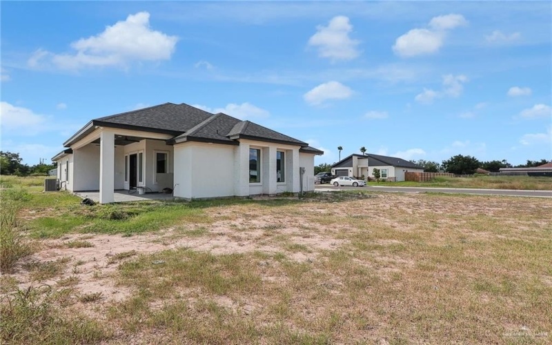 1038 Lola, Alamo, TX 78516, 3 Bedrooms Bedrooms, ,2 BathroomsBathrooms,Residential,For Sale,1038 Lola,0,482542