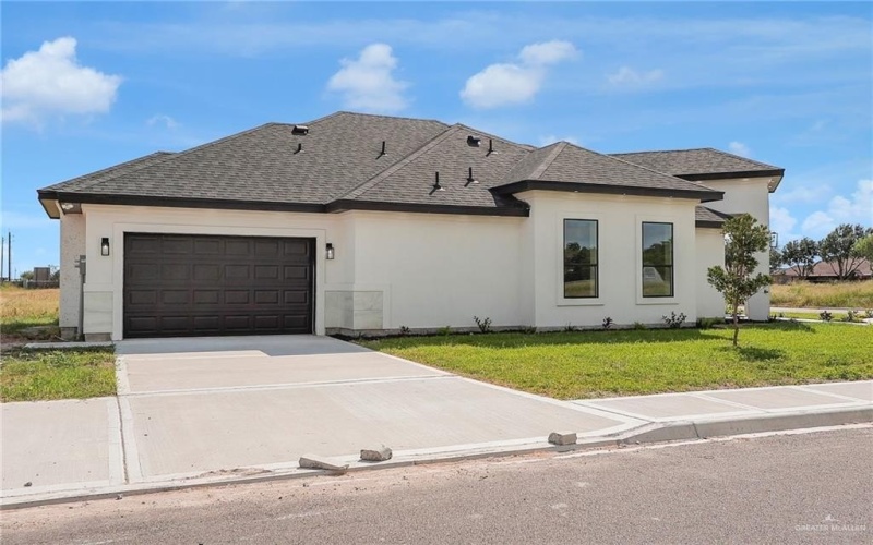 1038 Lola, Alamo, TX 78516, 3 Bedrooms Bedrooms, ,2 BathroomsBathrooms,Residential,For Sale,1038 Lola,0,482542