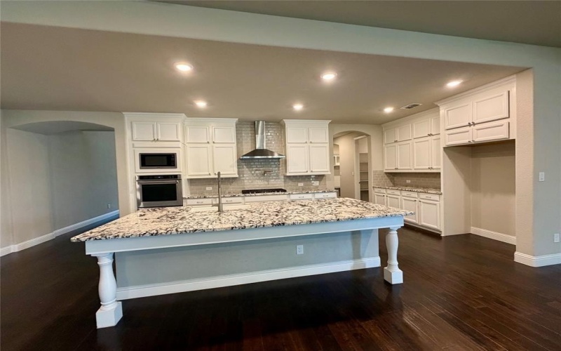 2705 Walnut Creek Lane, The Colony, TX 75056, 6 Bedrooms Bedrooms, ,5 BathroomsBathrooms,Residential,For Sale,2705 Walnut Creek Lane,0,21066853