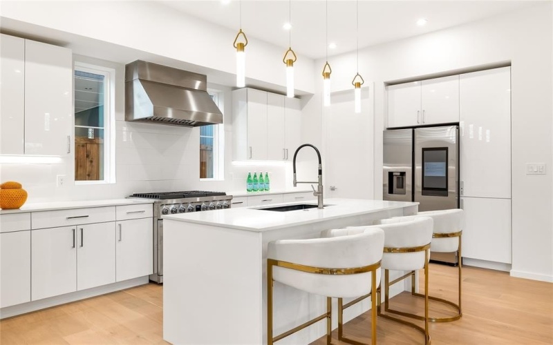 824 McBroom Street, Dallas, TX 75212, 4 Bedrooms Bedrooms, ,3 BathroomsBathrooms,Residential,For Sale,824 McBroom Street,0,21072998
