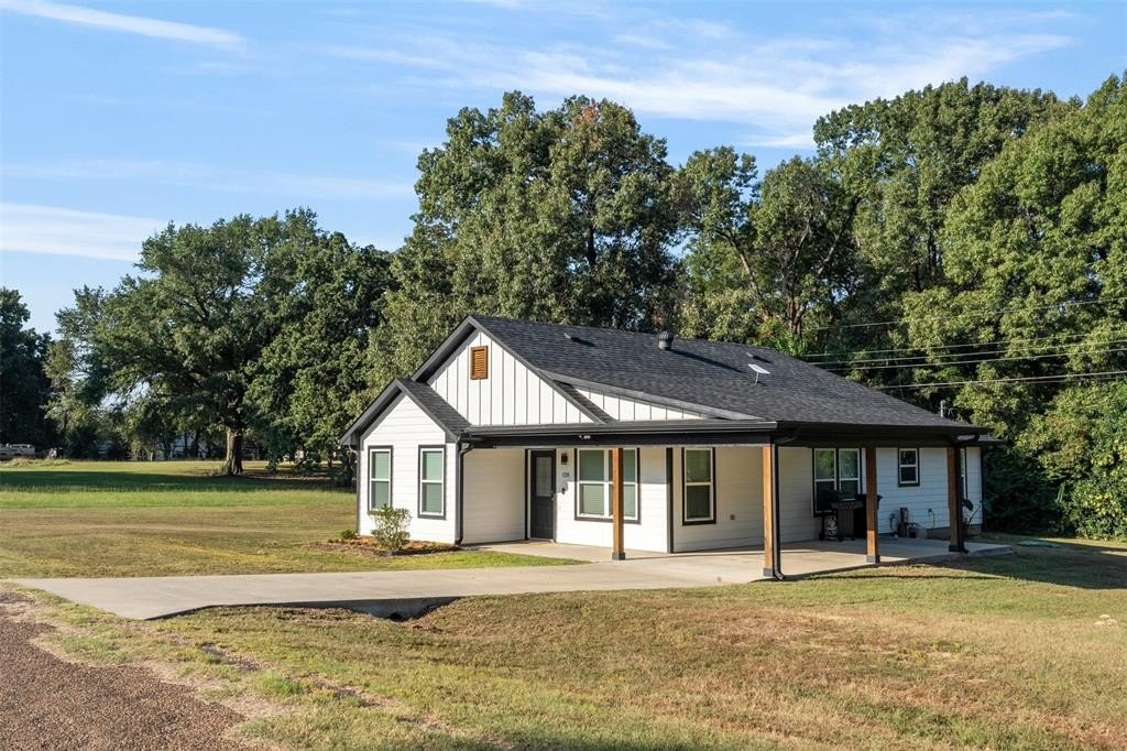 128 Crestwood Drive, Mabank, TX 75156, 3 Bedrooms Bedrooms, ,2 BathroomsBathrooms,Residential,For Sale,128 Crestwood Drive,0,21073630