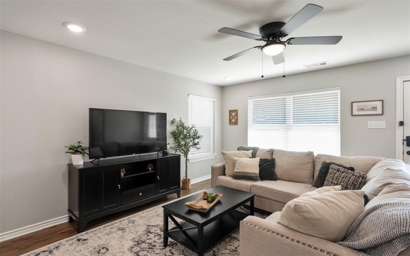 128 Crestwood Drive, Mabank, TX 75156, 3 Habitaciones Habitaciones , ,2 BañosBaños,Residential,En Venta,128 Crestwood Drive,0,21073630