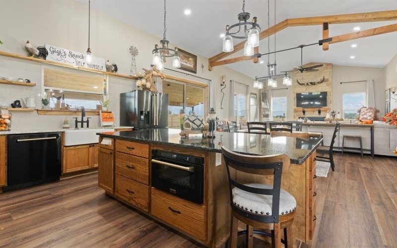 208 Private Road 107, Blum, TX 76627, 2 Habitaciones Habitaciones , ,2 BañosBaños,Residential,En Venta,208 Private Road 107,0,21076270