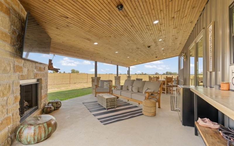 208 Private Road 107, Blum, TX 76627, 2 Habitaciones Habitaciones , ,2 BañosBaños,Residential,En Venta,208 Private Road 107,0,21076270