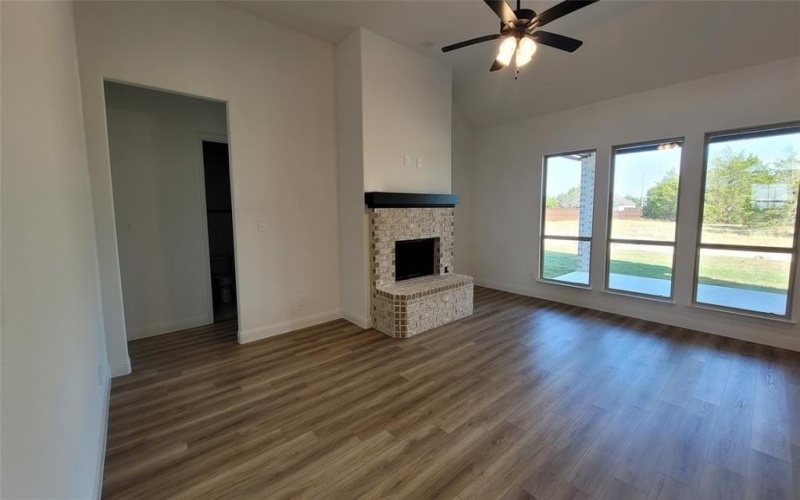 6841 Hayes Road, Midlothian, TX 76065, 4 Bedrooms Bedrooms, ,3 BathroomsBathrooms,Residential,For Sale,6841 Hayes Road,0,21076291
