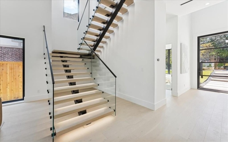 7111 Coronado Avenue, Dallas, TX 75214, 5 Habitaciones Habitaciones , ,6 BañosBaños,Residential,En Venta,7111 Coronado Avenue,0,21076517